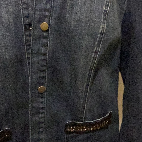Chico’s Jean Jacket w/Golden Black Ribbon on Collar & pockets size 2 - Picture 5 of 10